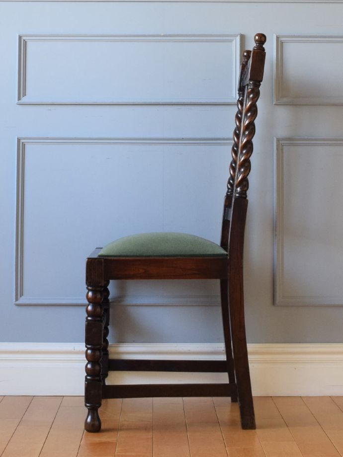 アンティークの椅子の側面