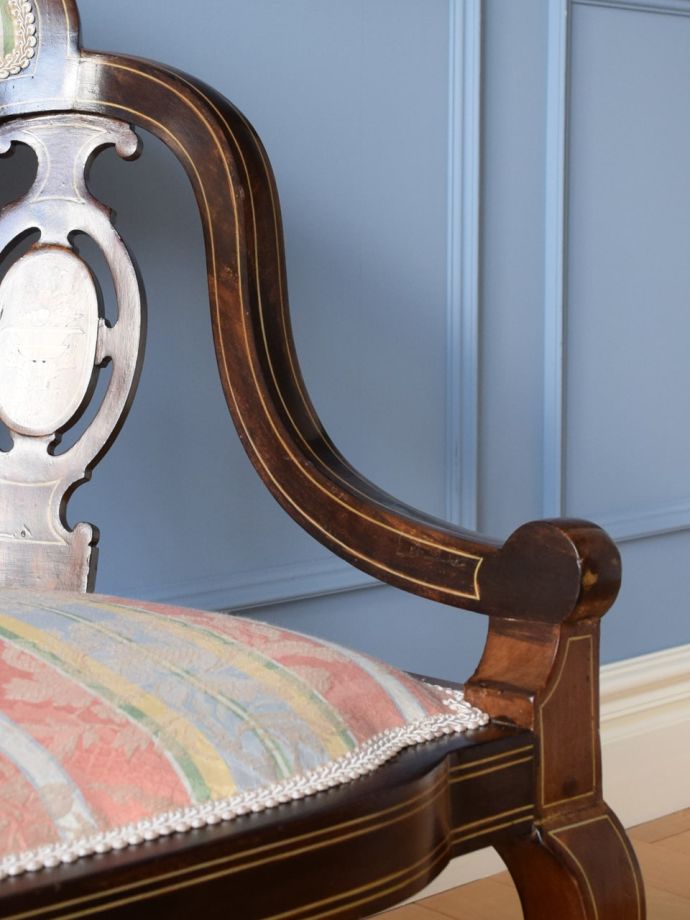 セティの肘掛け