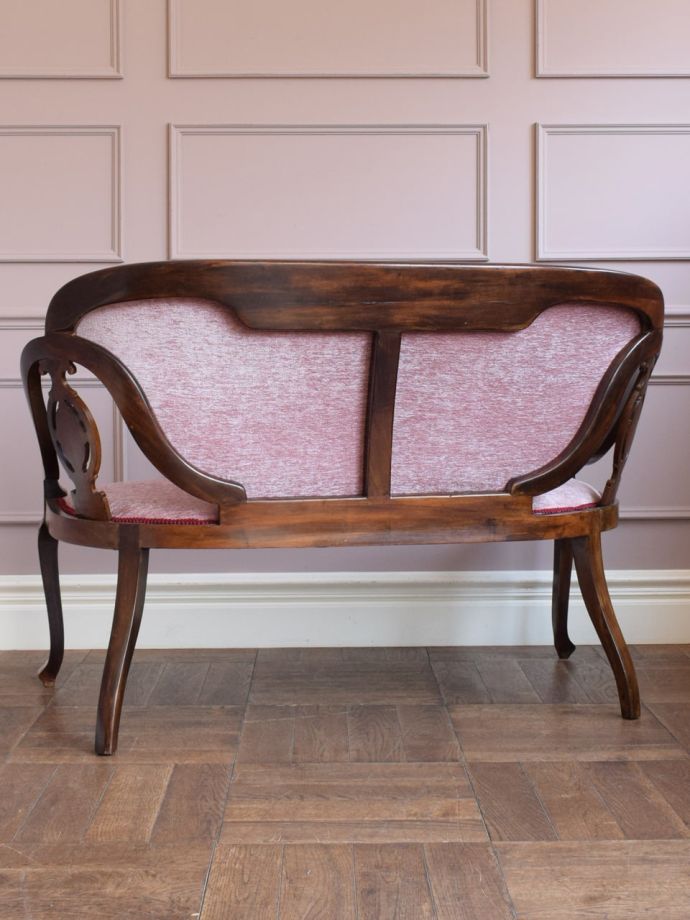 アンティークのセティの後ろ姿