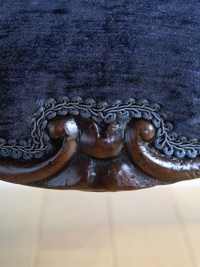 英国アンティークらしい装飾