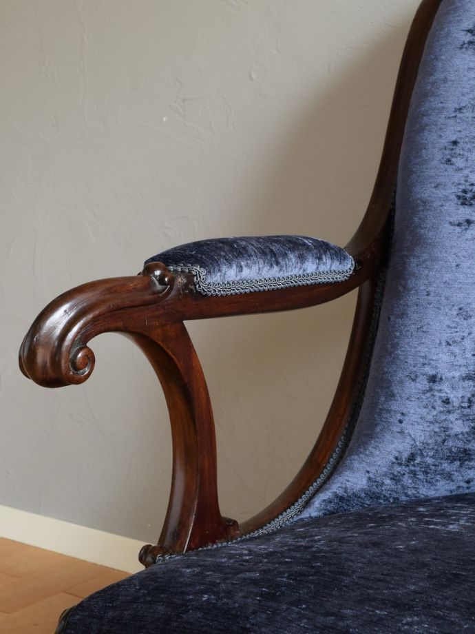 アンティークの椅子のアーム