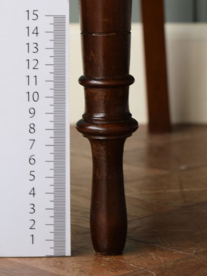 アンティーク椅子の脚