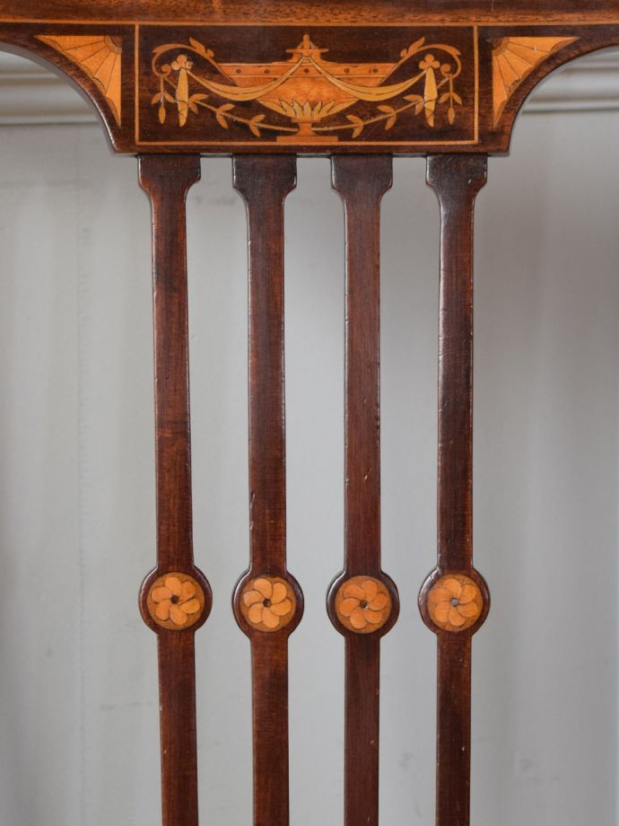 英国アンティークらしい装飾