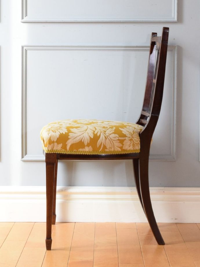 アンティークの椅子の側面