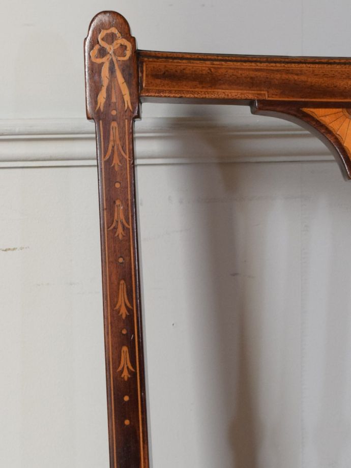 英国アンティークらしい装飾