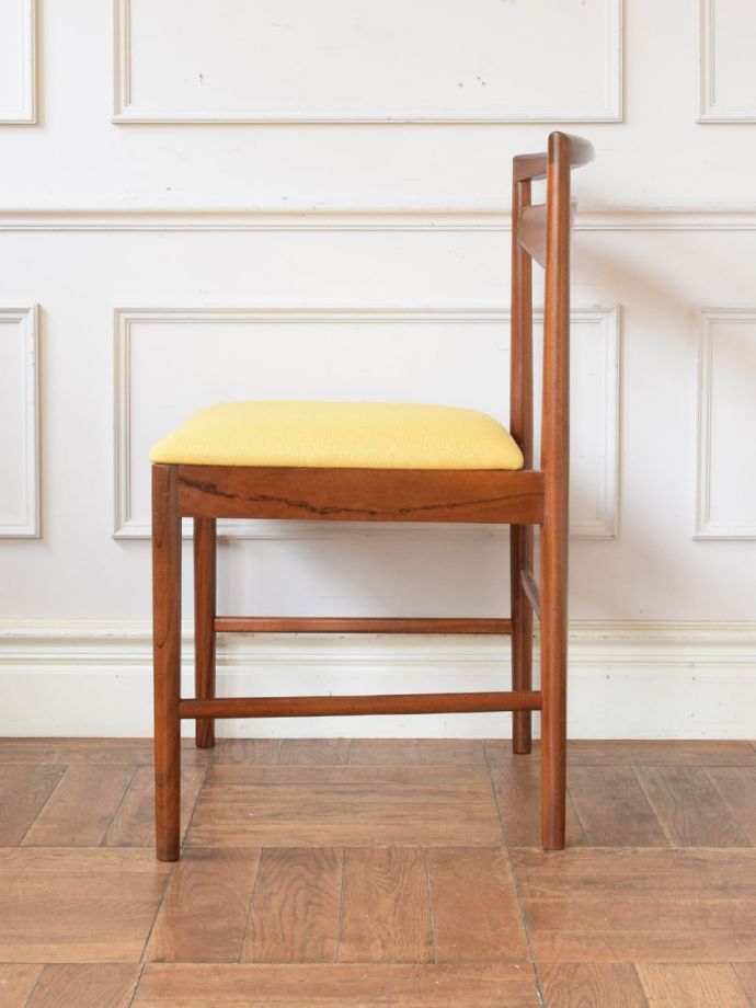 ビンテージチェアの側面