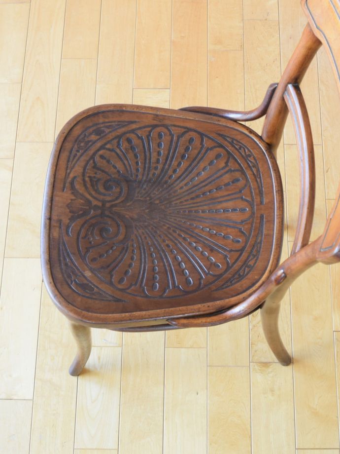 ベントウッドチェアの座面