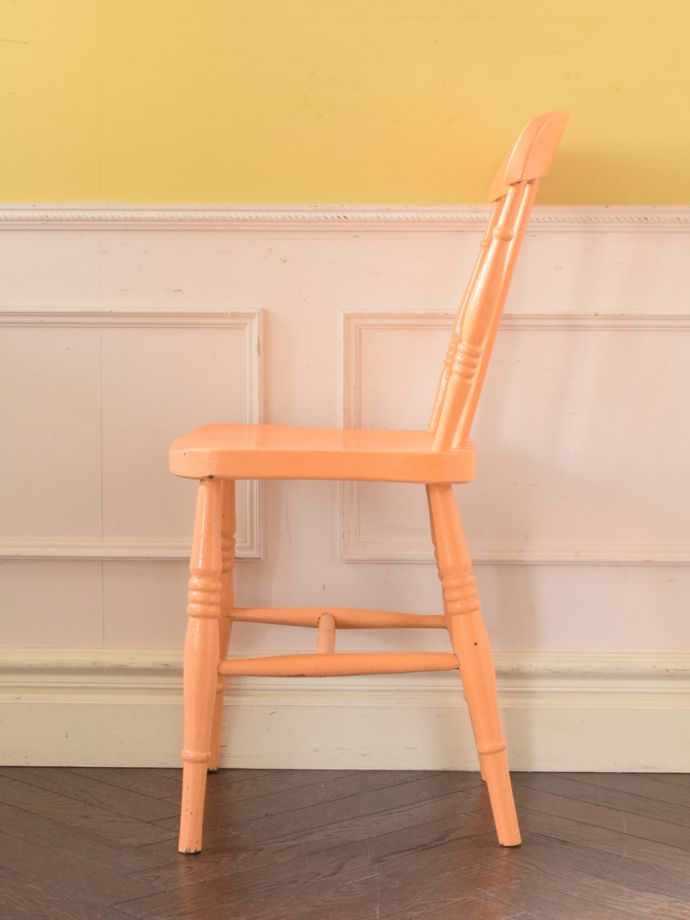 アンティークチェアの横顔