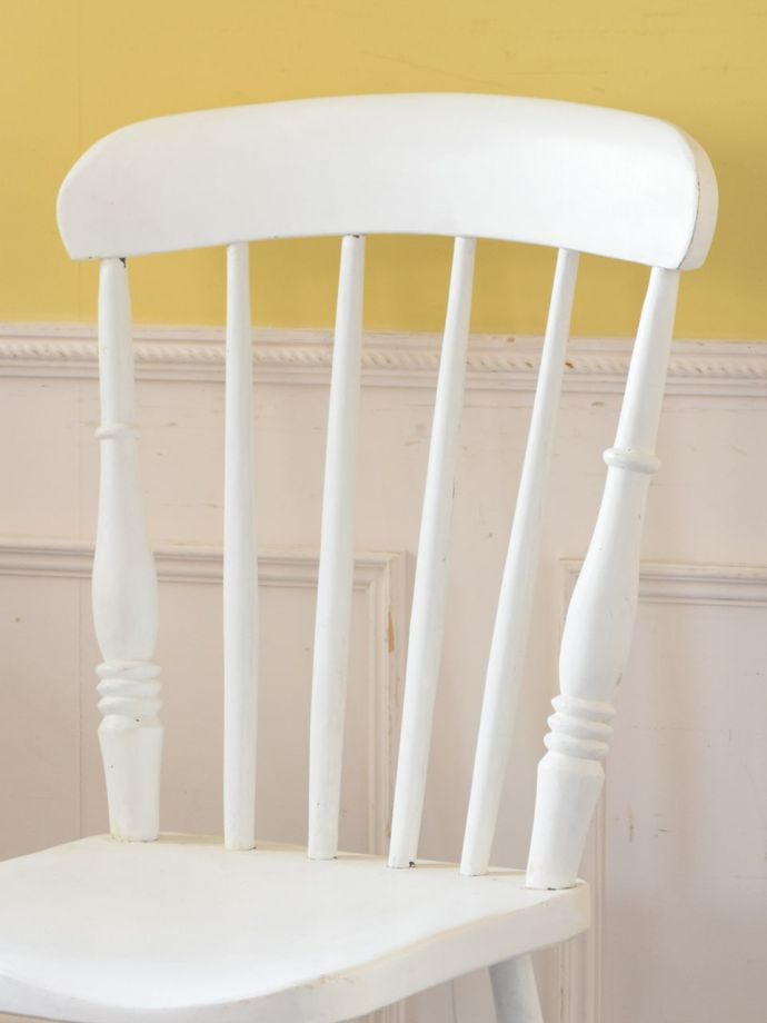 アンティークチェアの背もたれ