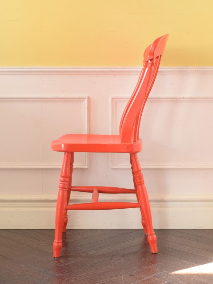 アンティークチェアの横顔