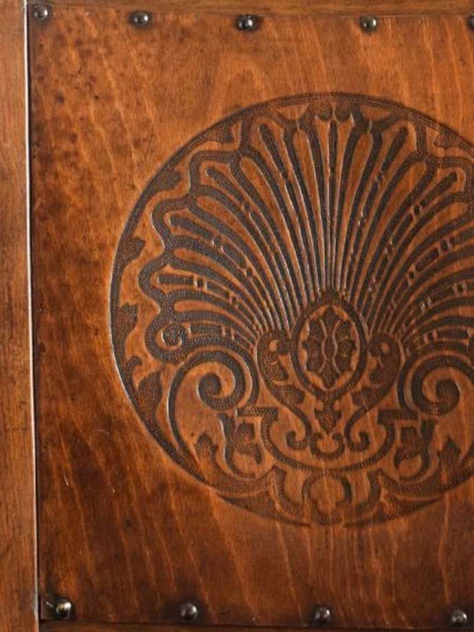 アンティークらしい彫