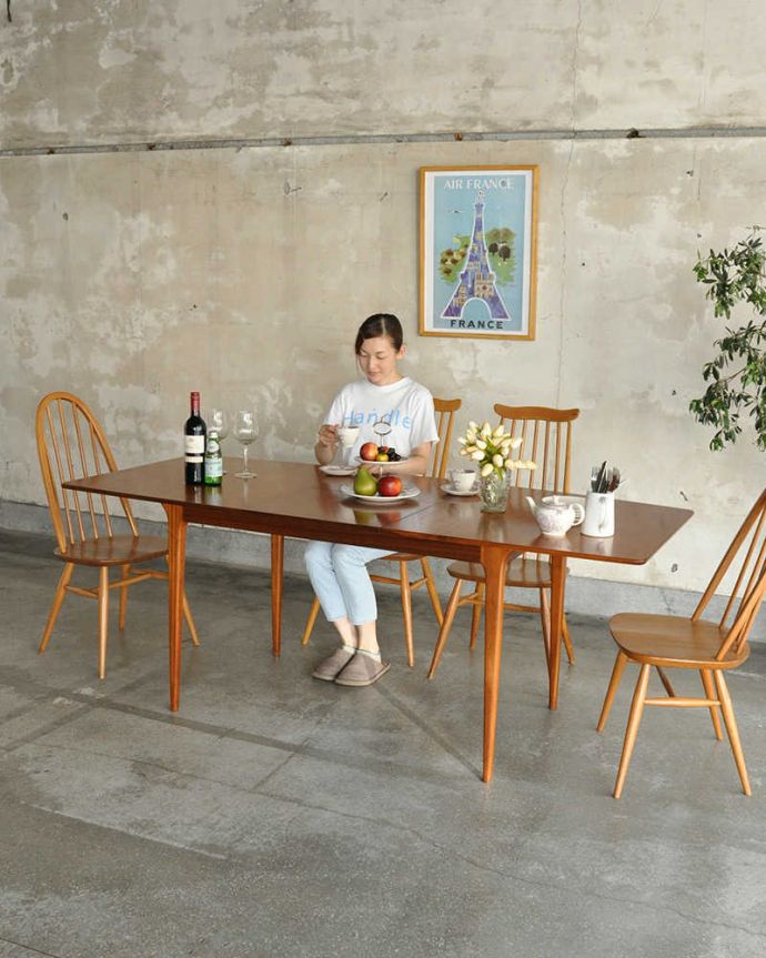 アンティークのテーブル　アンティーク家具　北欧スタイルのヴィンテージ家具、伸張式のダイニングテーブル。スマートなデザインが人気のヴィンテージテーブルさすがのマッキントッシュのシンプルなデザインだから、どんなインテリアにも似合っちゃう所が人気のヒミツ。(k-1865-f)