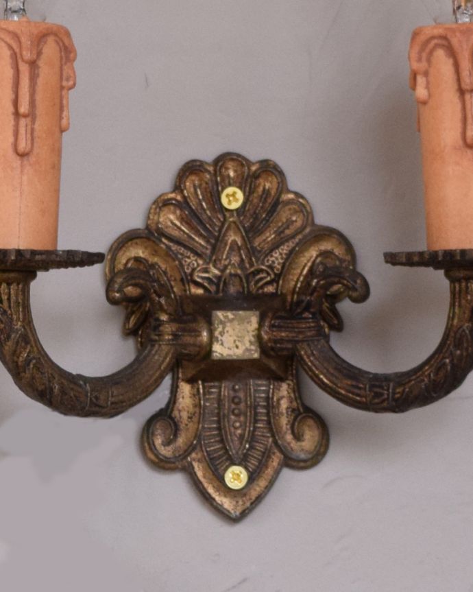 壁付けブラケット　照明・ライティング　フランスで見つけたアンティークウォールブラケット（Ｅ17シャンデリア球付き）。しっかり選んできましたアンティークなので、写真に映らない欠けやキズがありますが、キレイなものを選んできました。(k-1866-z)