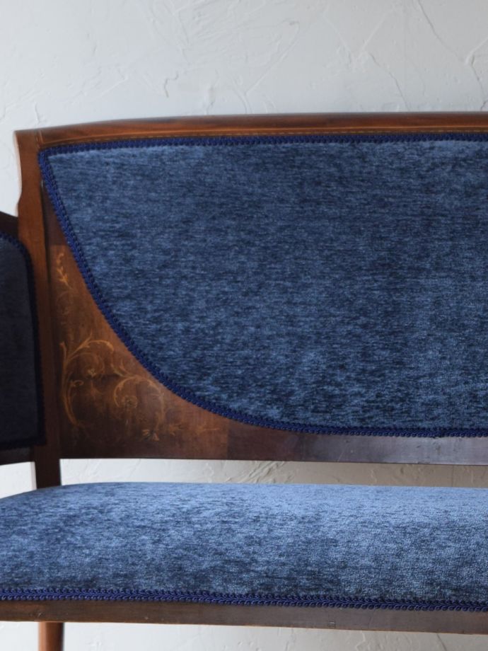 背もたれが美しいアンティークの椅子