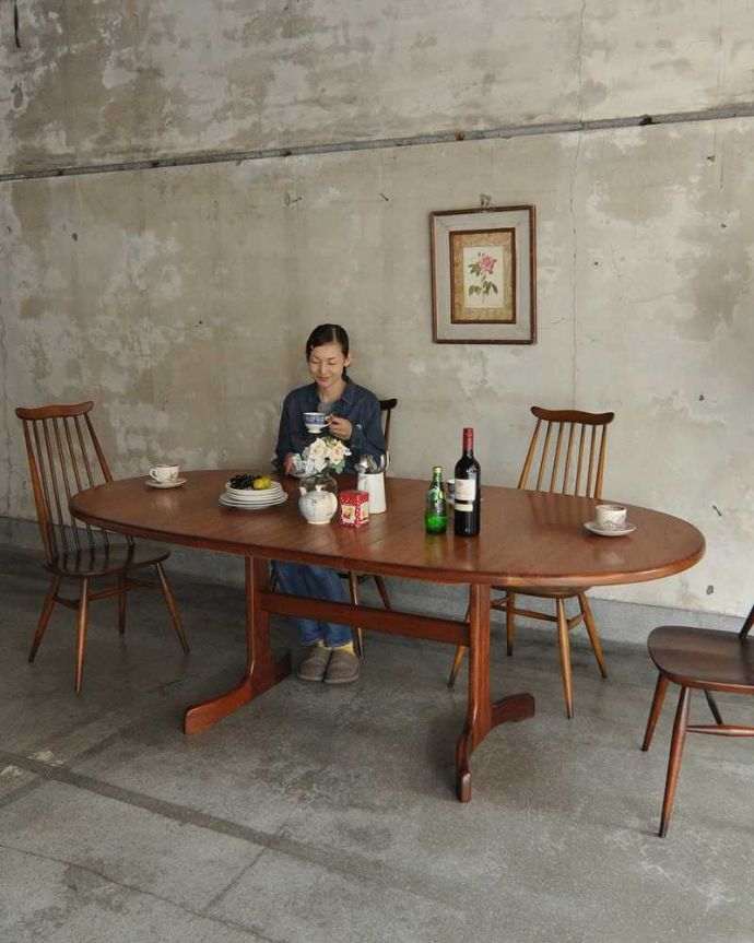 G-PLAN(Gプラン)　アンティーク家具　シンプルデザインの伸張式ダイニングテーブル、G-PLANのヴィンテージ家具。スマートなデザインが人気のヴィンテージテーブルシンプルなデザインだから、どんなインテリアにも似合っちゃう所が人気のヒミツ。(k-1876-f)