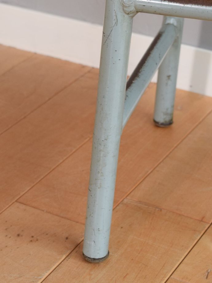 アンティークスツールの脚