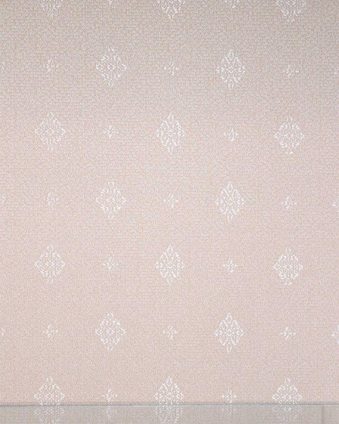 アンティークのキャビネット　アンティーク家具　美しいアンティーク家具、英国輸入のウォールナット材のガラスキャビネット。新しい生地で張り替えましたキャビネットの表情に合わせて新しい背板の生地を選びました。(k-1878-f)