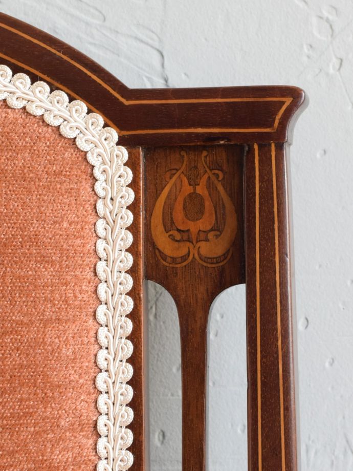 アンティークチェアの装飾