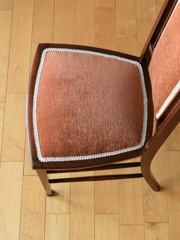 アンティークの椅子の座面