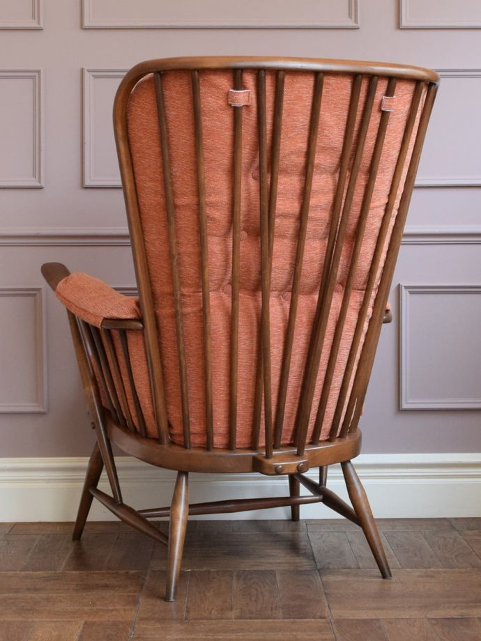 パーソナルチェアの後ろ姿