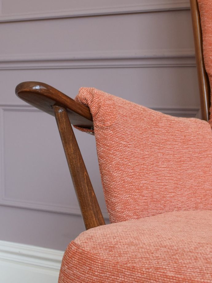 アンティークの椅子のアーム