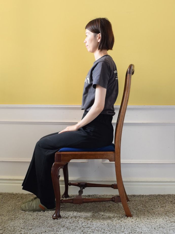 アンティークの椅子の側面