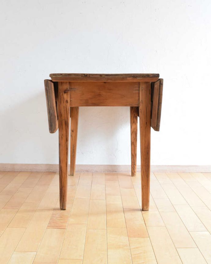 アンティークのテーブル アンティーク家具 どんなスタイルのお部屋にも合わせすいアンティーク家具、サイズを変えられるバラフライテーブル(ドロップリーフテーブル)。横から見てみると・・・テーブルを横から見るとこんな感じ。(k-1886-f)