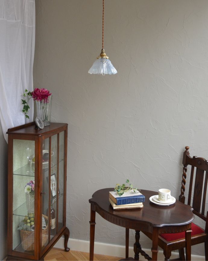 ペンダントライト　照明・ライティング　アンティークオパールセントシェード（コード・シャンデリア電球・ギャラリーA付き）。。(k-1886-z)