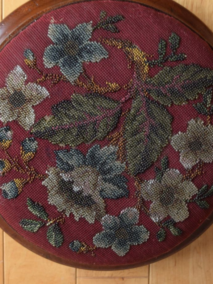 アンティークスツールの生地