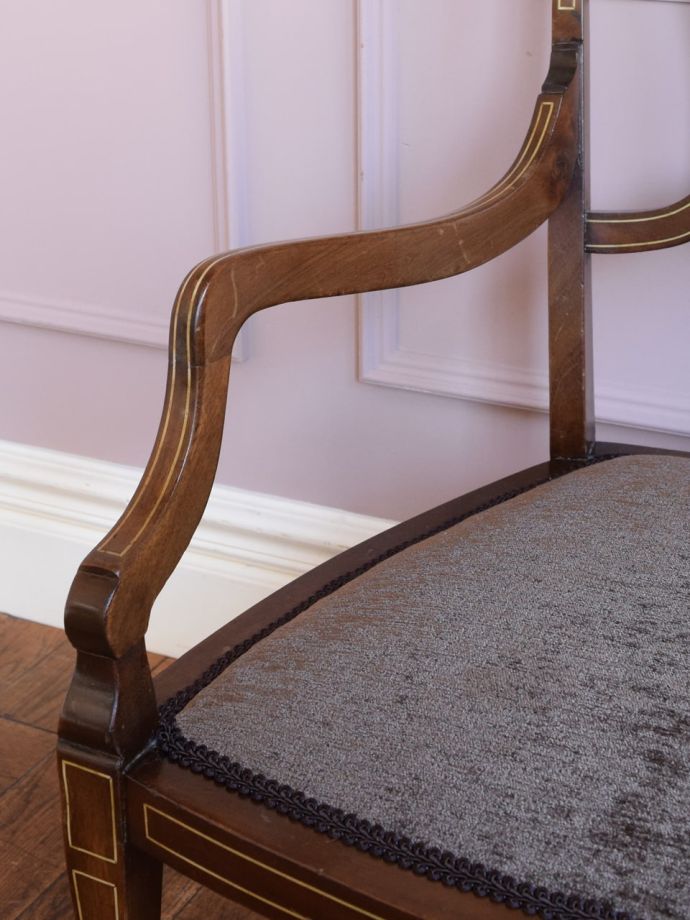 アンティークの椅子のアーム