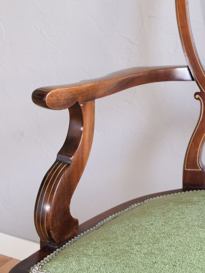 アンティークの椅子のアーム