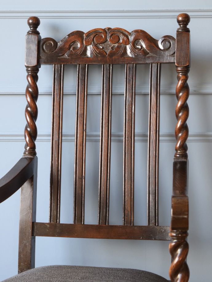 アンティークらしい美しい椅子