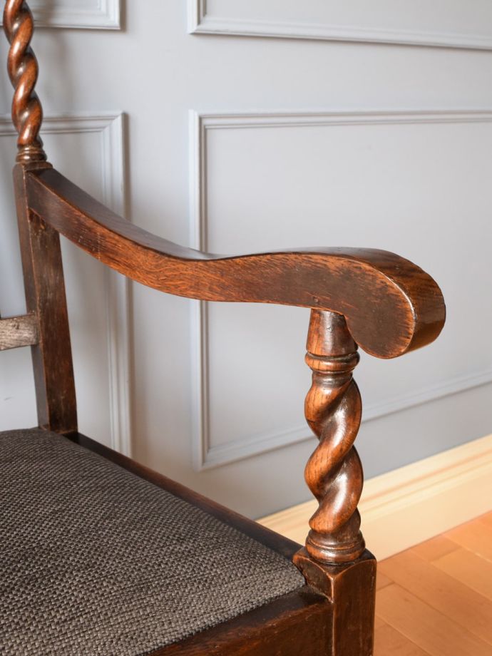 アンティークチェアのアーム