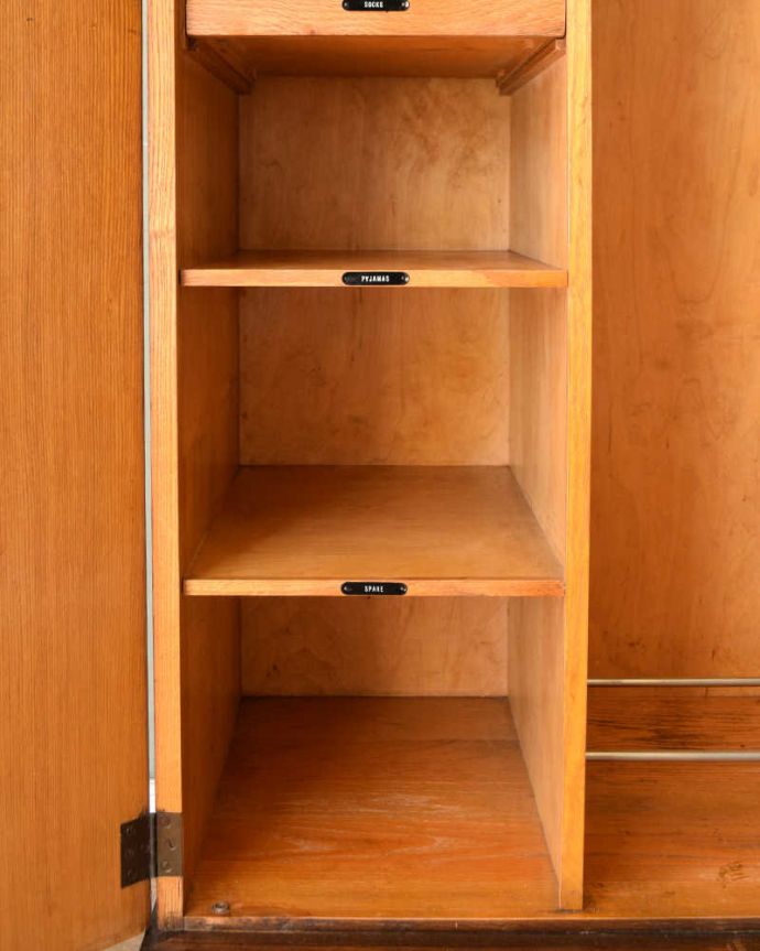 ワードローブ　アンティーク家具　とってもめずらしい船旅で使われていたアンティークのコンパクトム。。(k-1901-f)