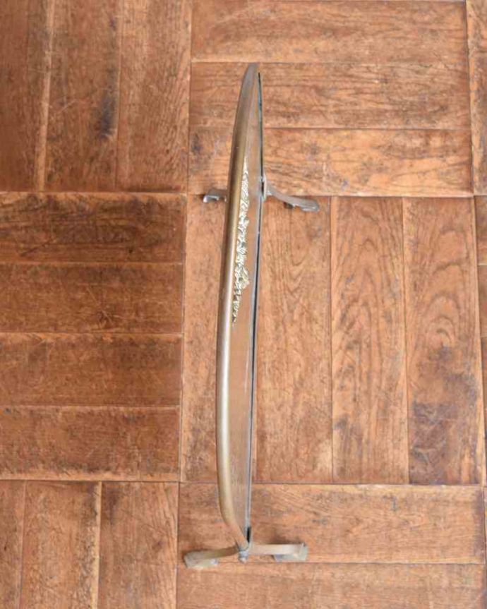 めずらしい家具 アンティーク家具 小さなお花の装飾が可愛い、英国で見つけた真鍮製のアンティークスクリーン。上から見てもキレイです。(k-1902-f)