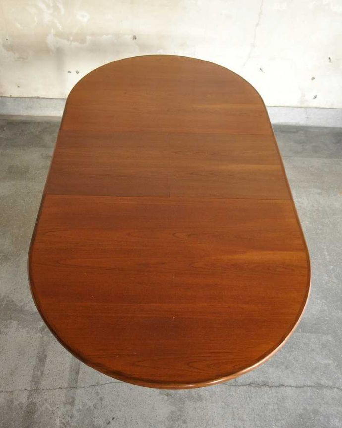 G-PLAN(Gプラン)　アンティーク家具　サイズが変えられる伸張式のダイニングテーブル、G-PLANのヴィンテージ家具。天板もピカピカにお直ししました。(k-1904-f)