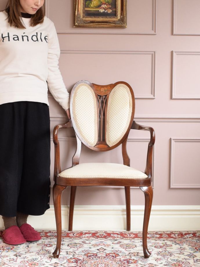 英国アンティークのサロンチェア