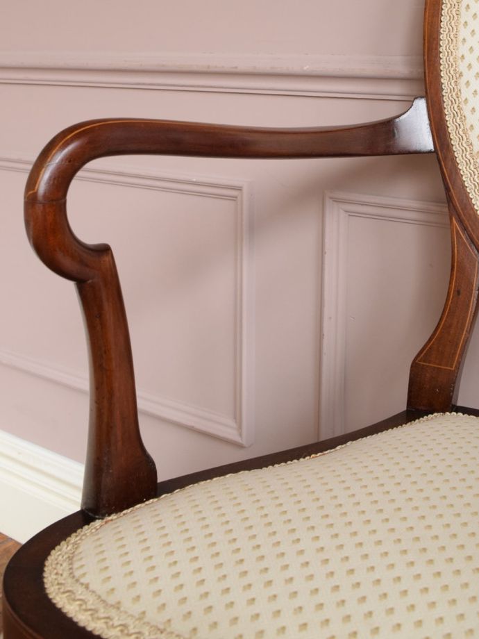 アンティークの椅子のアーム