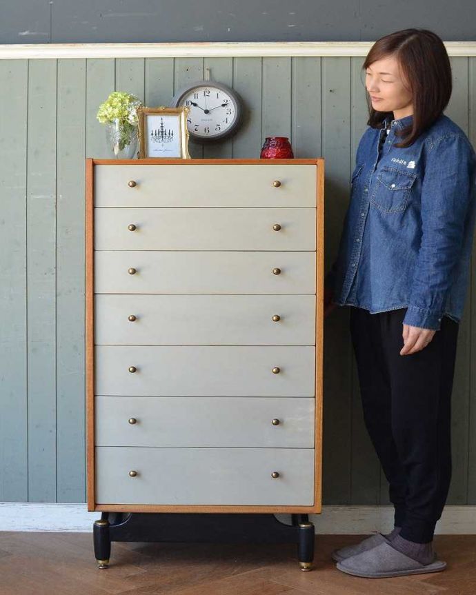 G-PLAN(Gプラン)　アンティーク家具　英国ヴィンテージ家具、G-PLANのサニーオーク＆チャイニーズホワイトチェスト。スッキリとしたカッコよさが魅力北欧スタイルのチェストは、やっぱり見た目がカッコいい！シンプルなのでどんなお部屋にも似合います。(k-1909-f)
