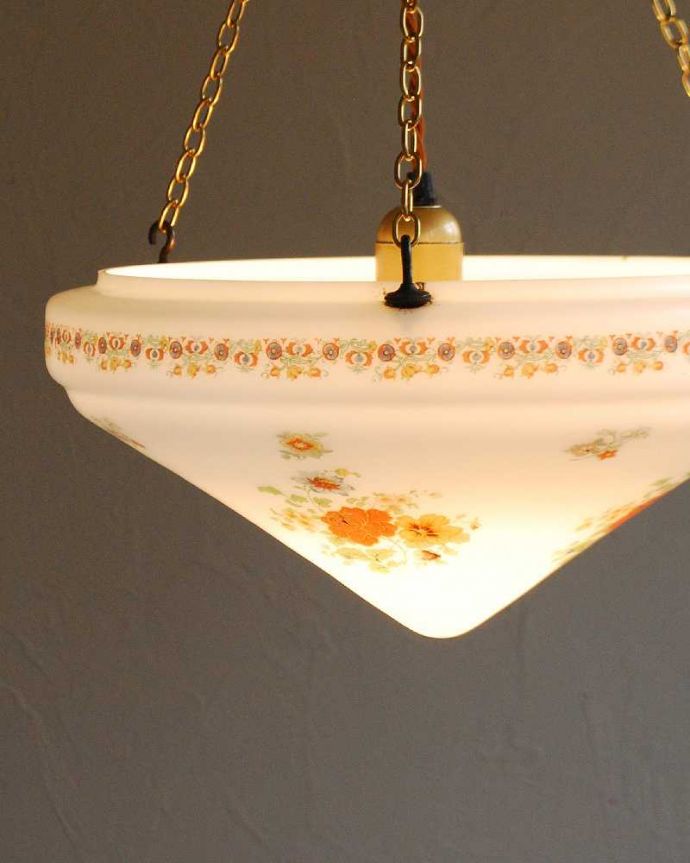 シャンデリア　照明・ライティング　お花模様が可愛いアンティークハンギングボウル（Ｅ26球付）。存在感のある大きさなので、リビングや寝室など、どこでもオシャレに使えます。(k-1918-z)