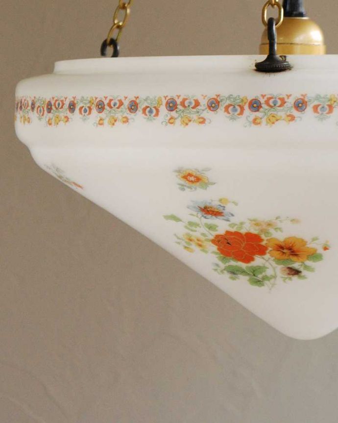 シャンデリア　照明・ライティング　お花模様が可愛いアンティークハンギングボウル（Ｅ26球付）。お花が可愛らしく、お部屋の雰囲気が優しい空気に包まれます。(k-1918-z)