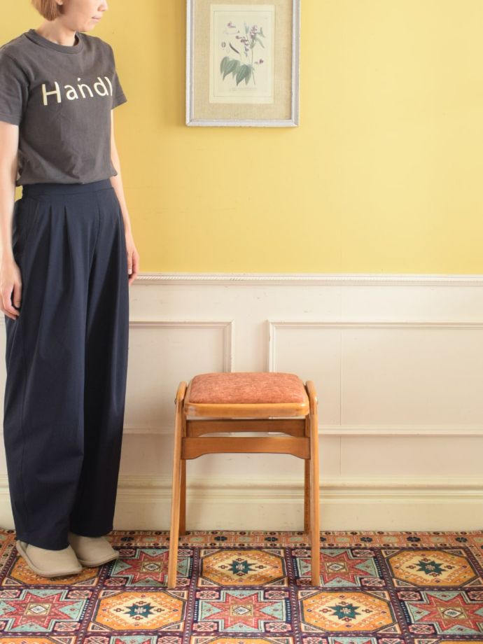 アンティークのスツール