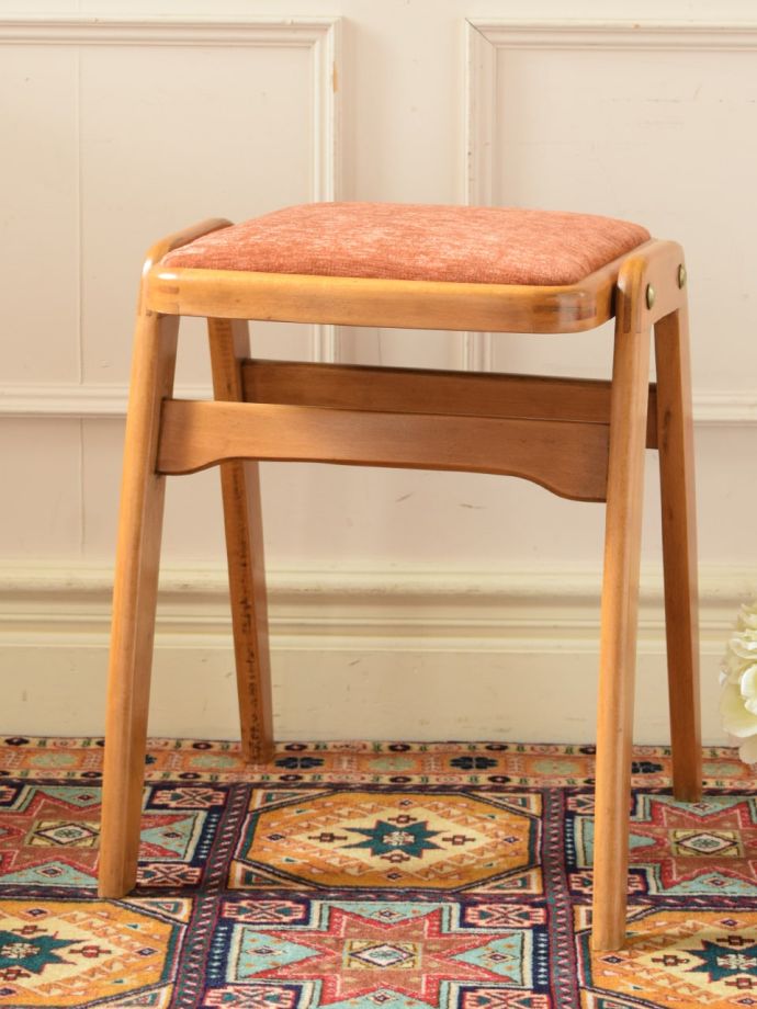 おしゃれなアンティークスツール