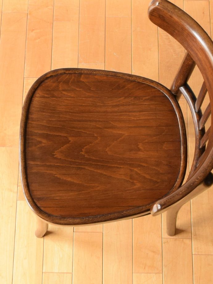 ベントウッドチェアの座面