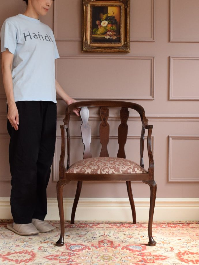 英国アンティークのサロンチェア