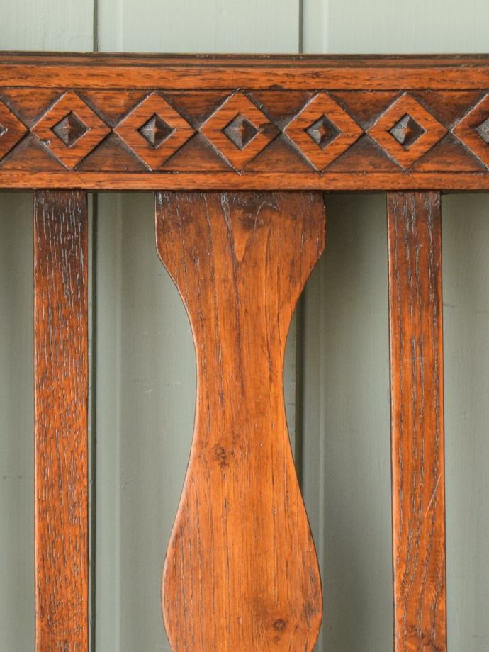 アンティークチェアの装飾