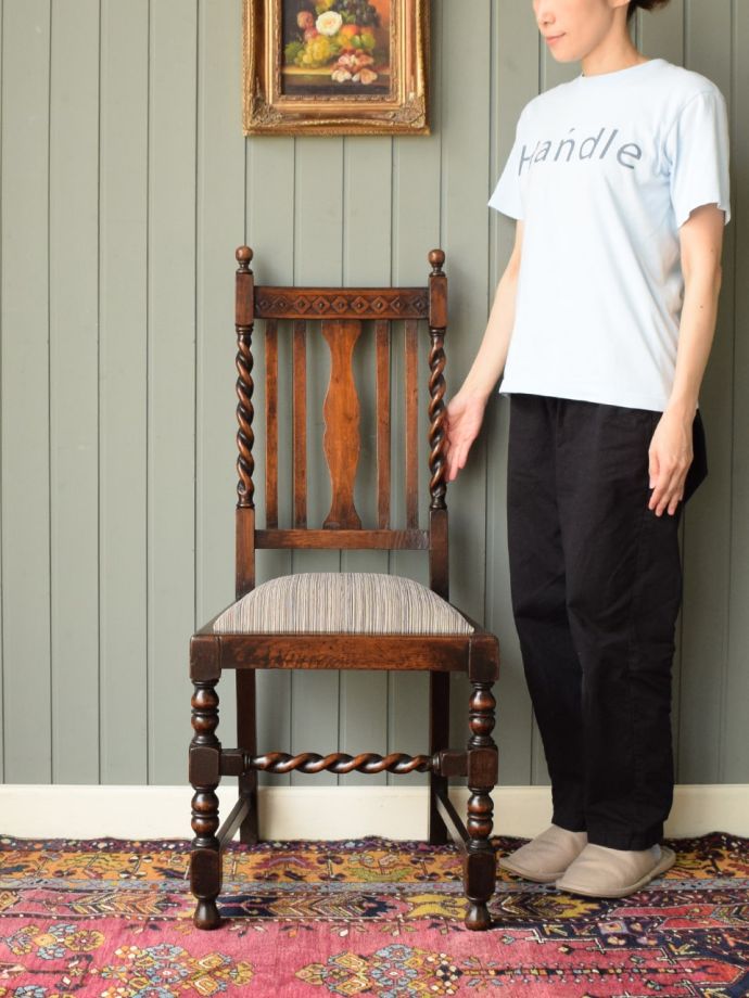英国アンティークのダイニングチェア