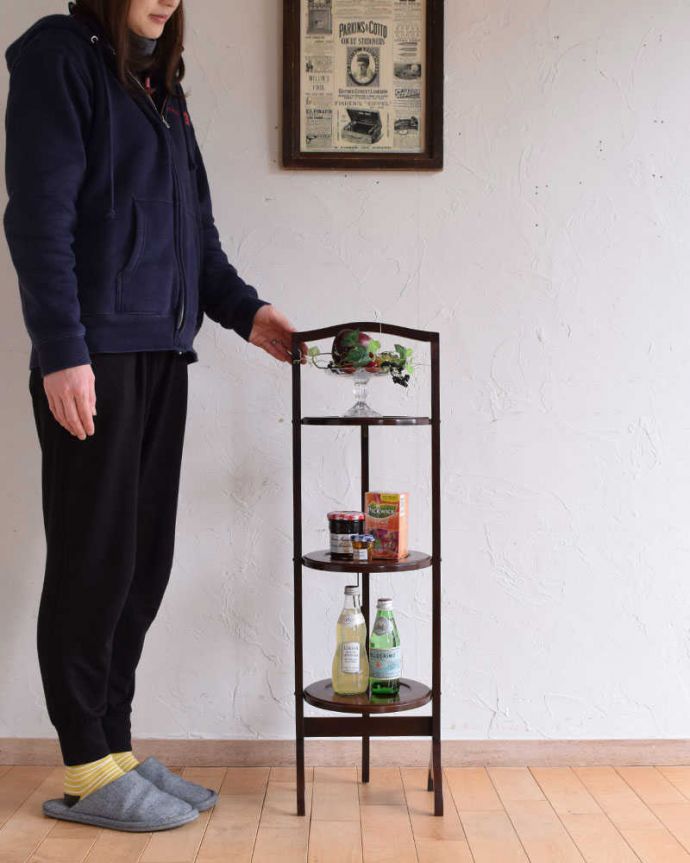 プランツスタンド・ケーキスタンド　アンティーク家具　英国のアフタヌーンティーを自宅で楽しめる、マホガニー材のアンティークケーキスタンド 。英国アフタヌーンティーのために作られた家具19世紀末に屋外でのアフタヌーンティーを楽しむために作られた木製のケーキスタンド。(k-1929-f)