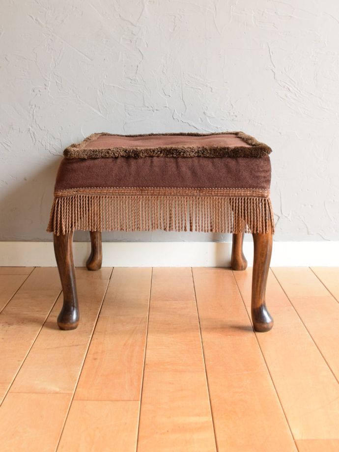 アンティークスツールの側面