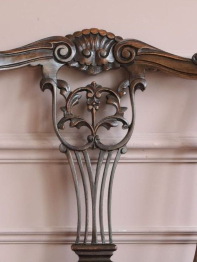 英国アンティークらしい装飾